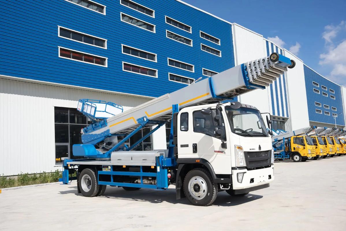 安居出租云梯车高空作业车 建筑垃圾搬运