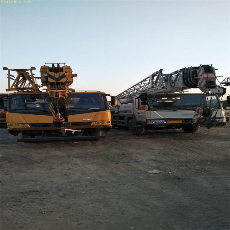 安居吊车吊挖机正确办法